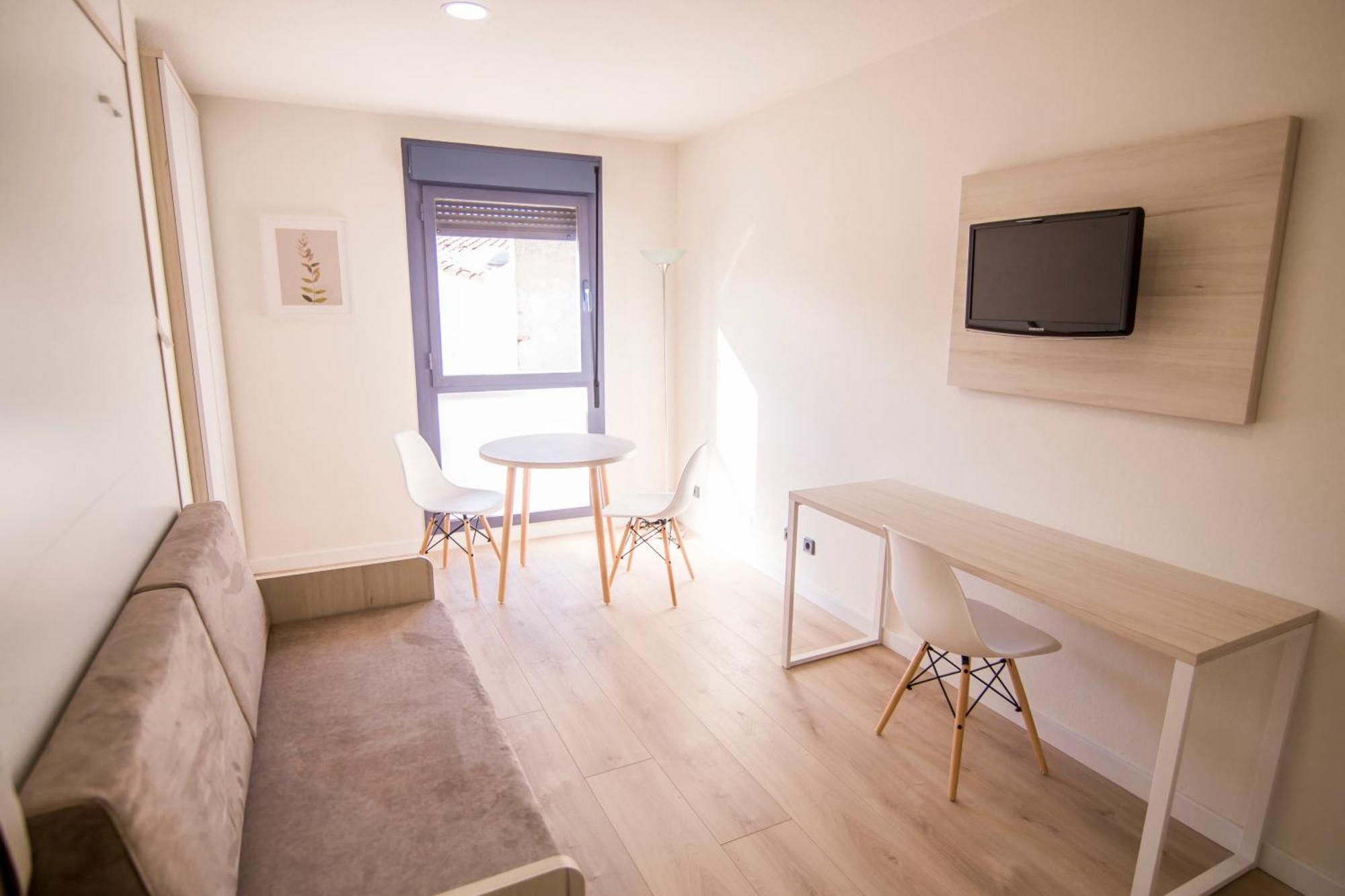 Apartamentos Plaza De Santiago - Estudios Turisticos - 1 Llave Пинто Екстериор снимка