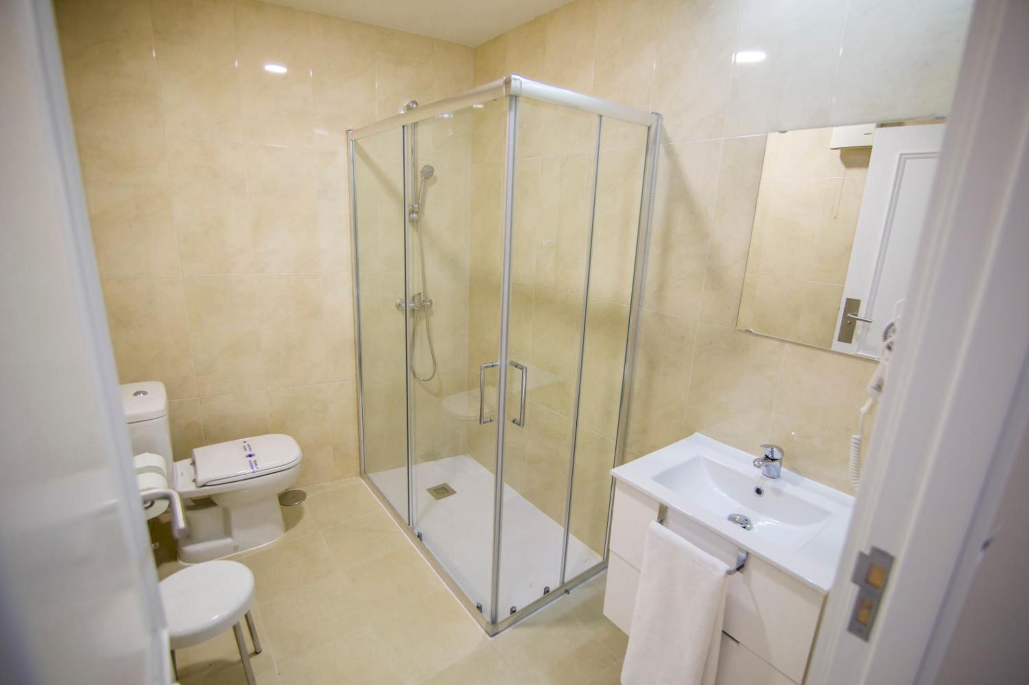 Apartamentos Plaza De Santiago - Estudios Turisticos - 1 Llave Пинто Екстериор снимка