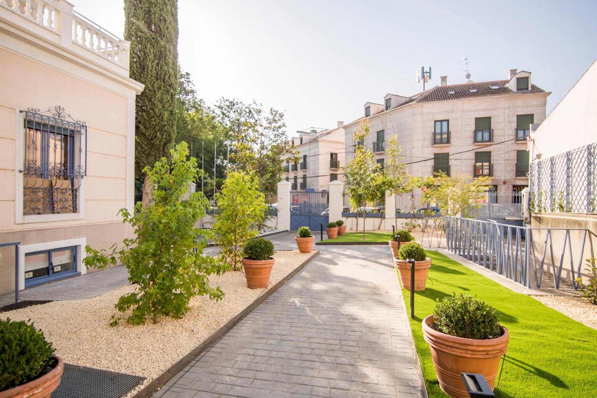 Apartamentos Plaza De Santiago - Estudios Turisticos - 1 Llave Пинто Екстериор снимка