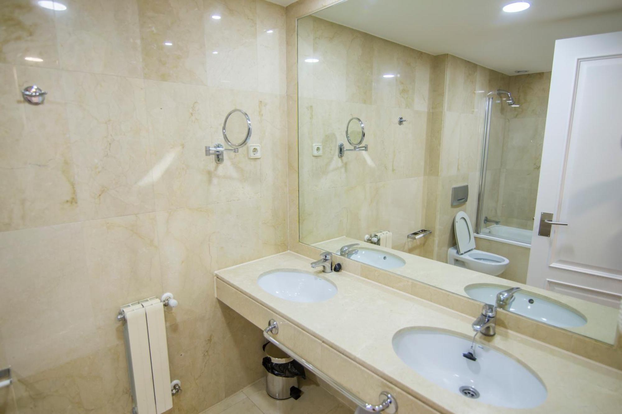 Apartamentos Plaza De Santiago - Estudios Turisticos - 1 Llave Пинто Екстериор снимка