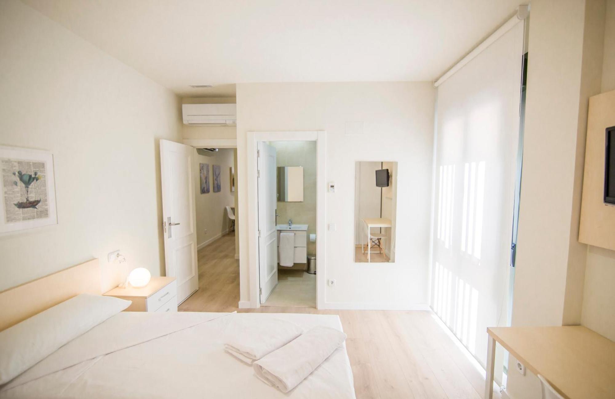 Apartamentos Plaza De Santiago - Estudios Turisticos - 1 Llave Пинто Екстериор снимка