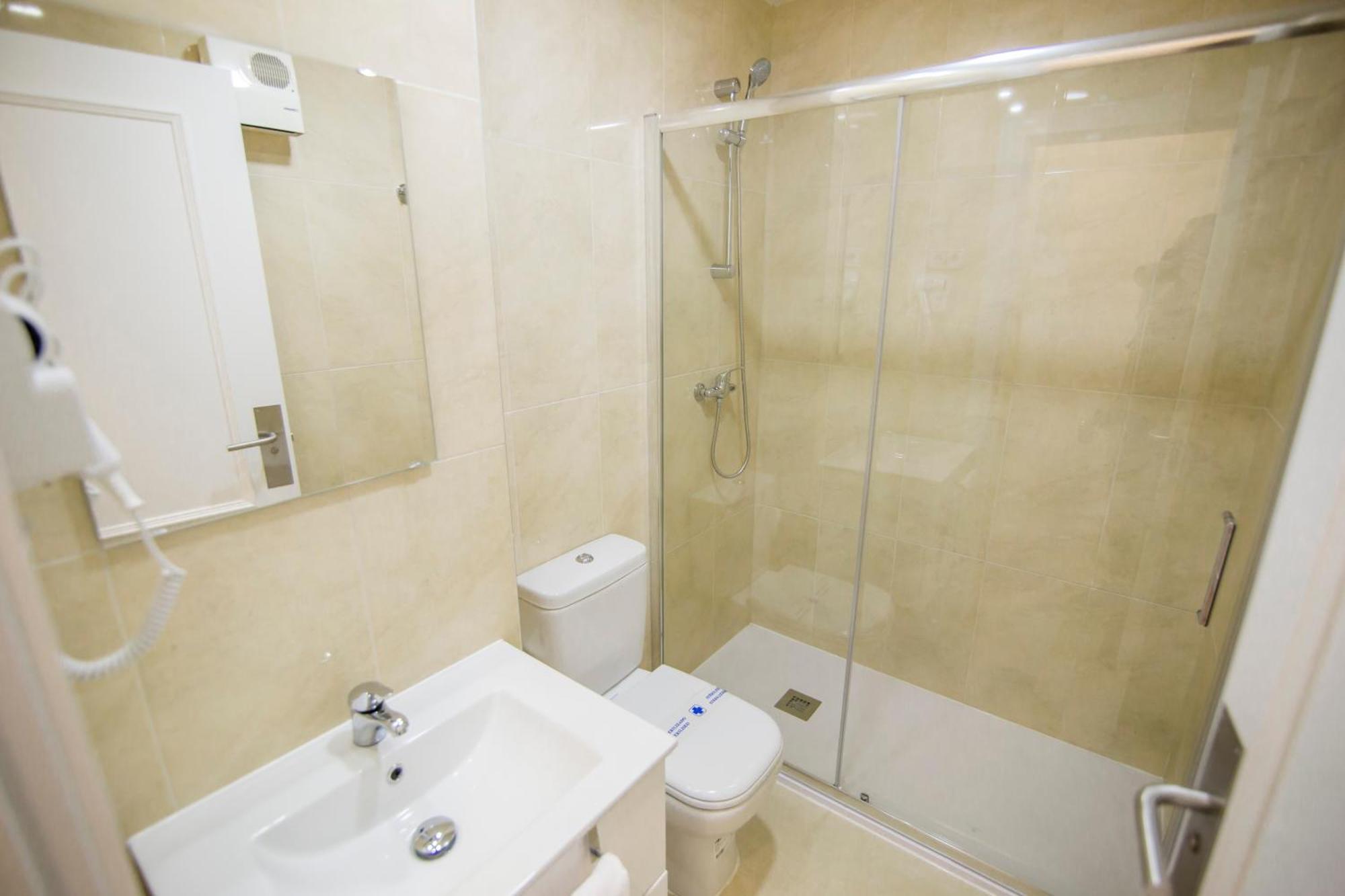 Apartamentos Plaza De Santiago - Estudios Turisticos - 1 Llave Пинто Екстериор снимка
