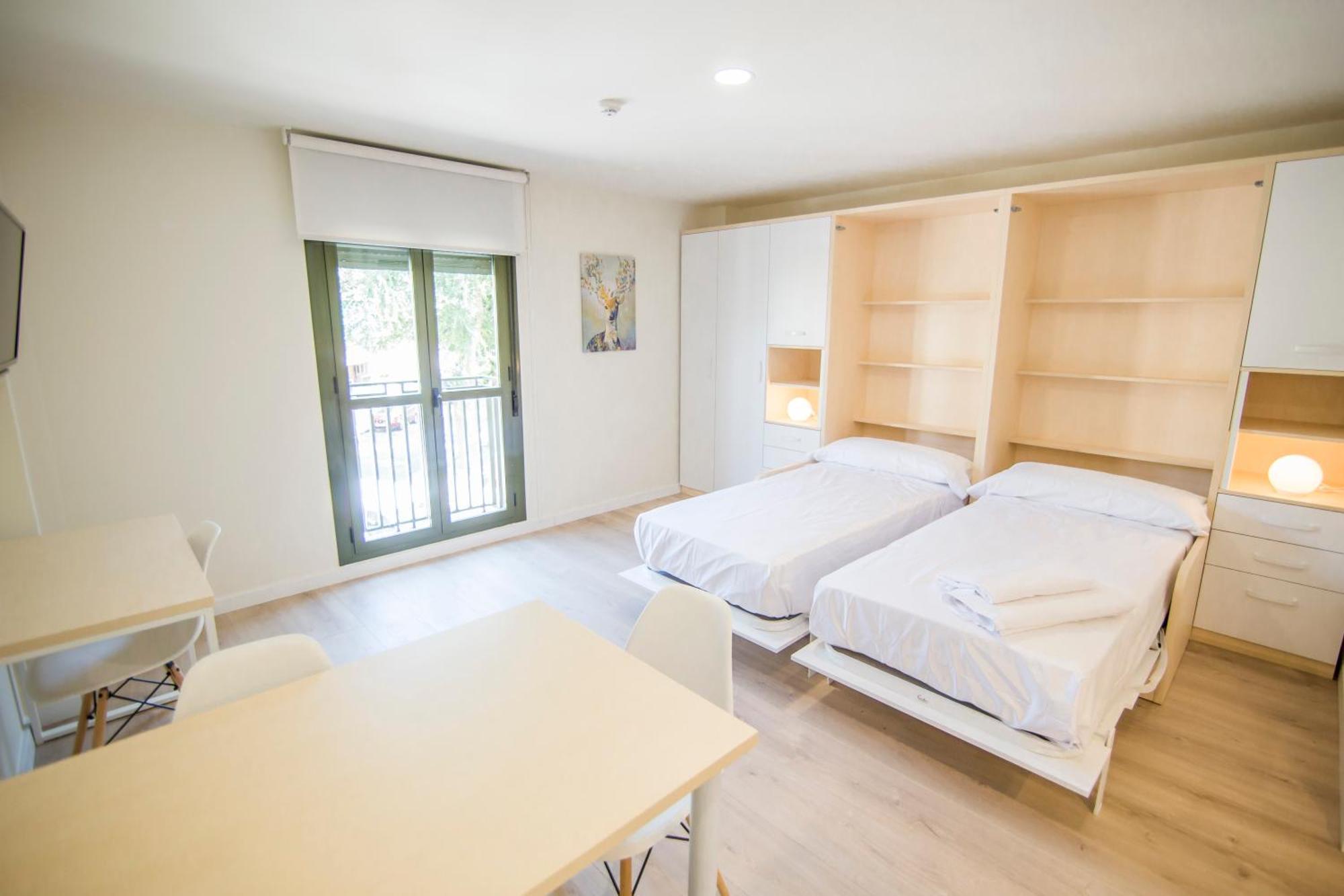 Apartamentos Plaza De Santiago - Estudios Turisticos - 1 Llave Пинто Екстериор снимка